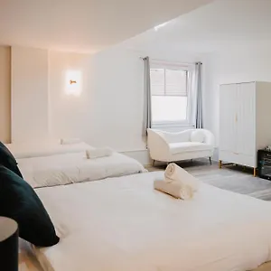  Hotel Wns Skylines Village United Kingdom